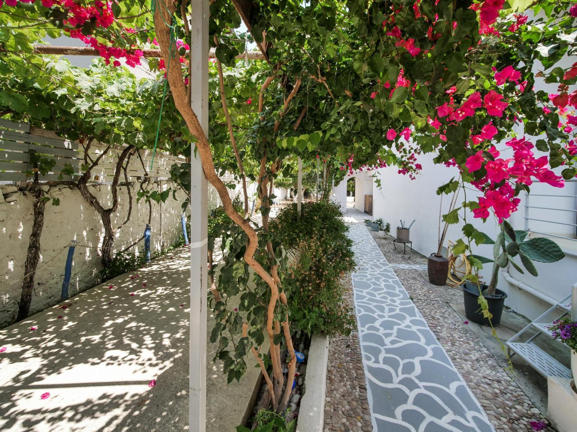 Orchard Retreat Aparthotel Химар Екстериор снимка